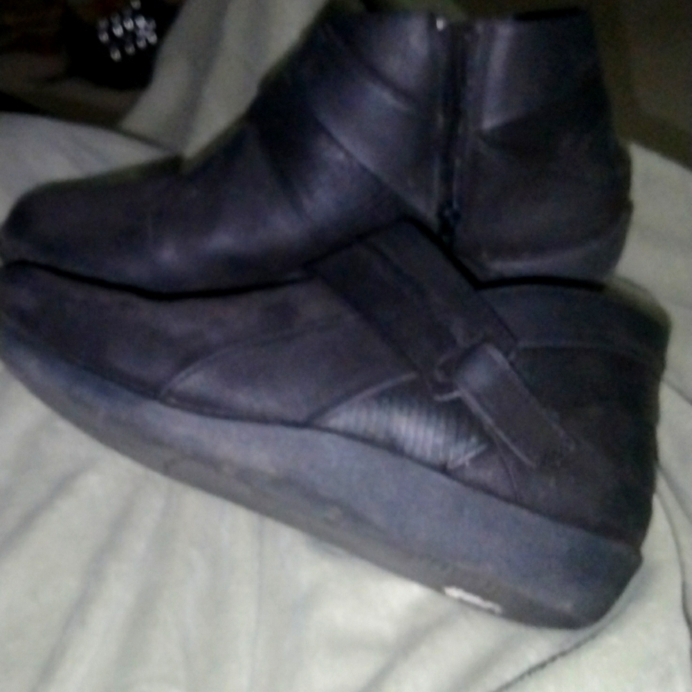 Clark's cloud steppers side zip
